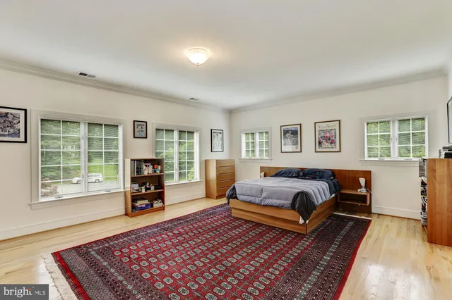 $8,900 | 914 Helga Place, McLean, VA 22102