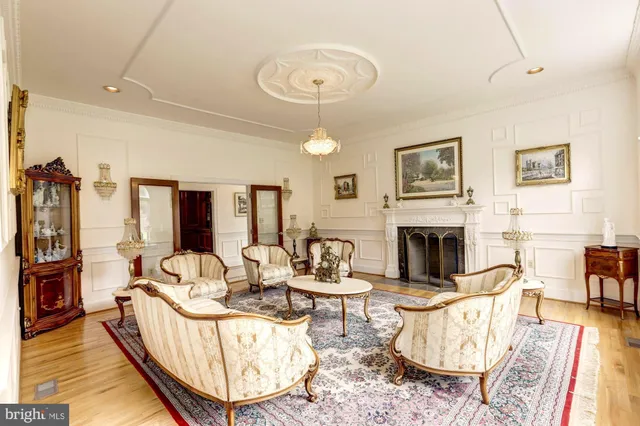 $8,900 | 914 Helga Place, McLean, VA 22102