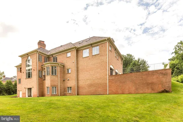 $8,900 | 914 Helga Place, McLean, VA 22102