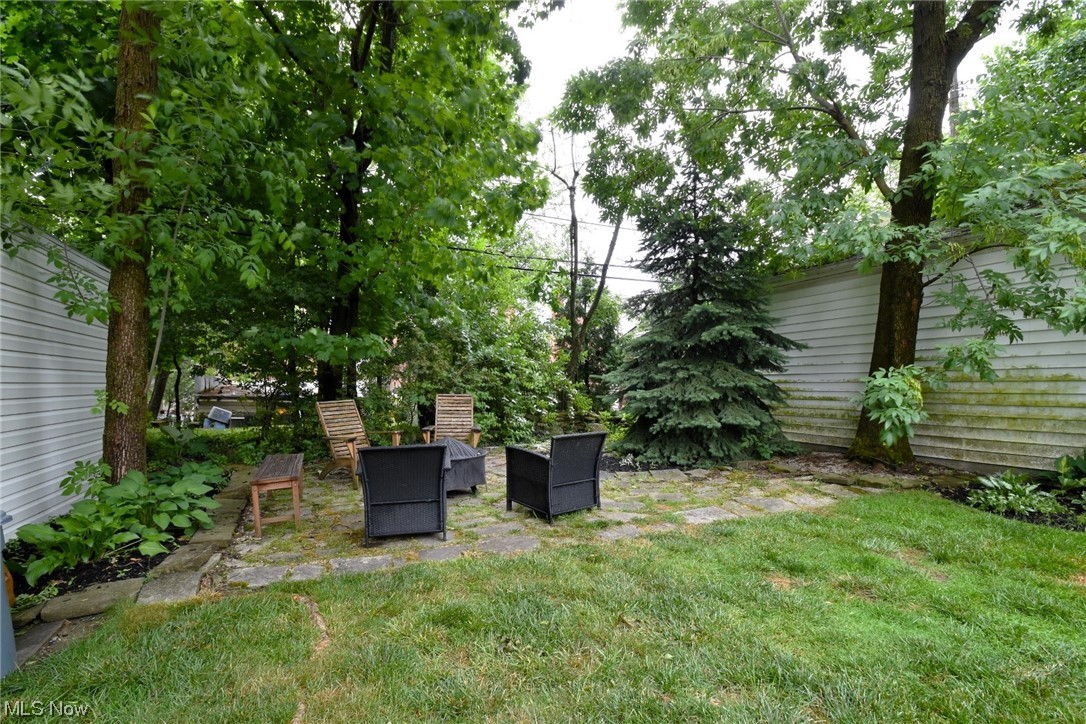 2535 Charney Road Cleveland, OH 44118 - Photo 32 of 33