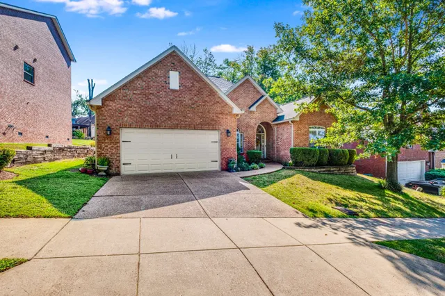 $674,900 | 920 Century Oak Drive, Nashville, TN 37211