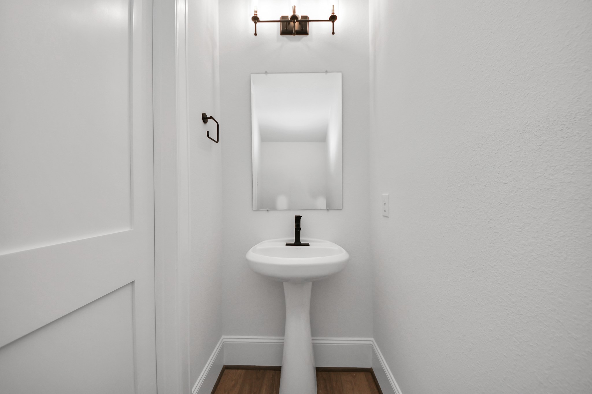 12010 Royal Oaks Banner Way Houston, TX 77082 - Photo 15 of 43 a sink and a mirror