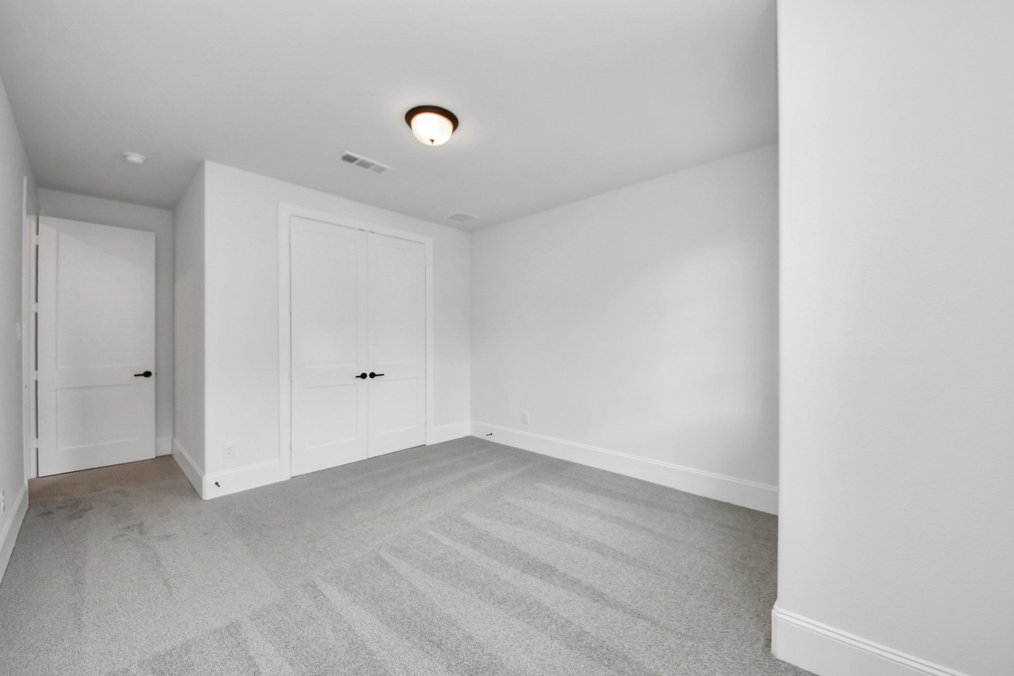 12010 Royal Oaks Banner Way Houston, TX 77082 - Photo 26 of 43 a view of an empty room