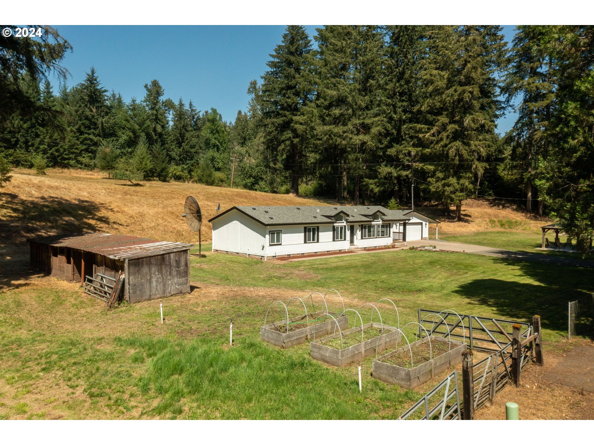 40043 Little Fall Creek Road Fall Creek, OR 97438 - Photo 3 of 48