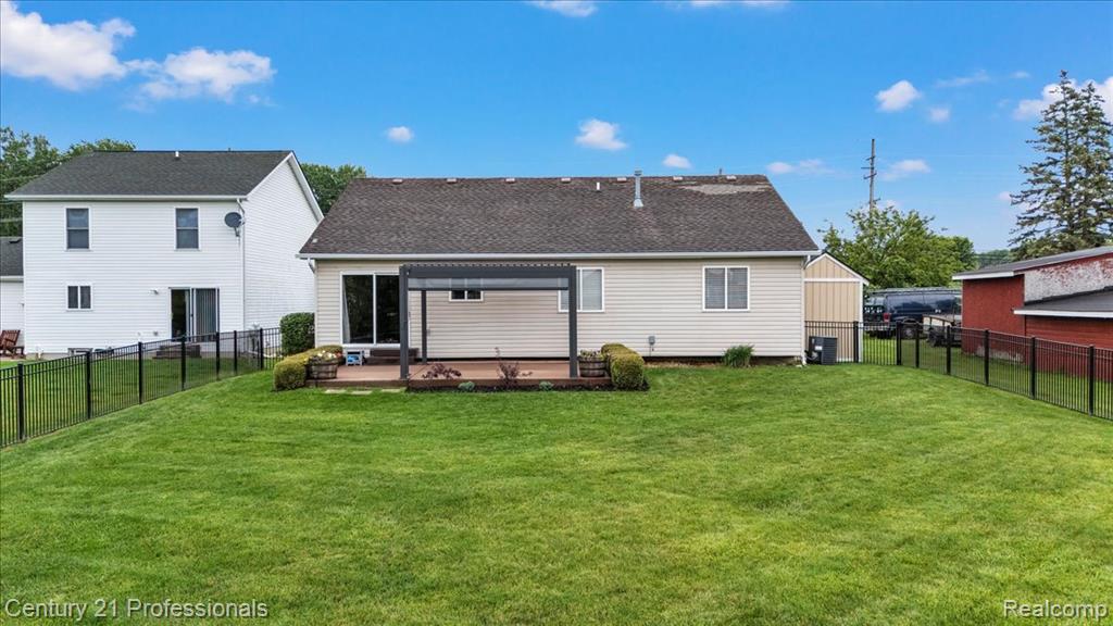 53611 County Line Road New Baltimore, MI 48047 - Photo 5 of 29 Gallery Image 5