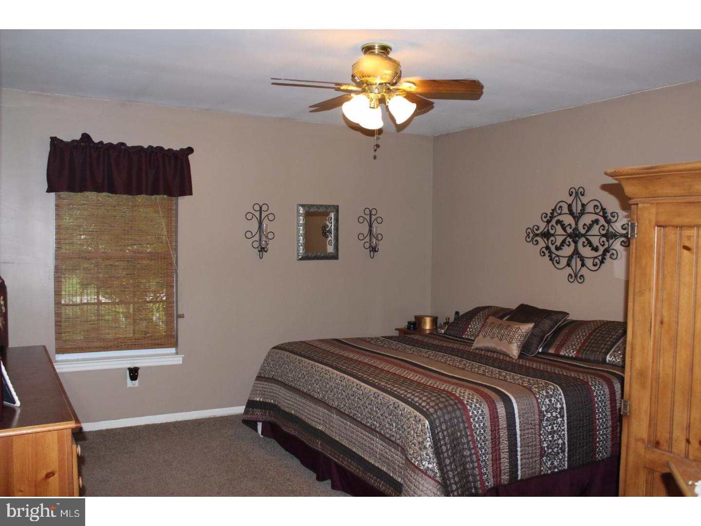 25 Quaker Road Pennsville, NJ 08070 - Photo 12 of 24 Bedroom - Main