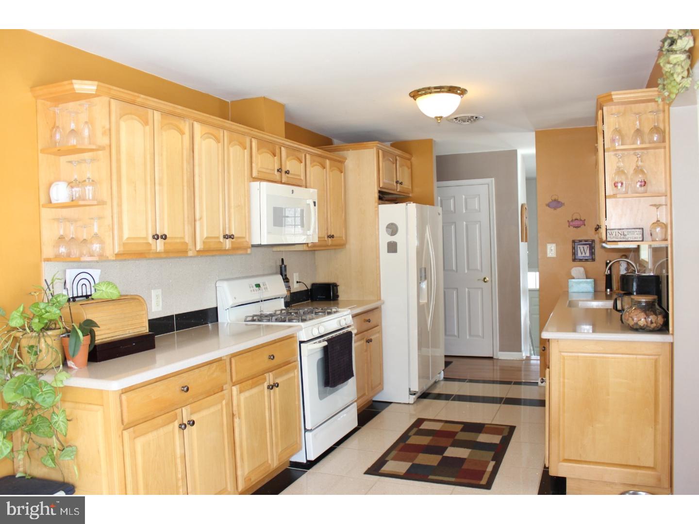 25 Quaker Road Pennsville, NJ 08070 - Photo 6 of 24 Kitchen
