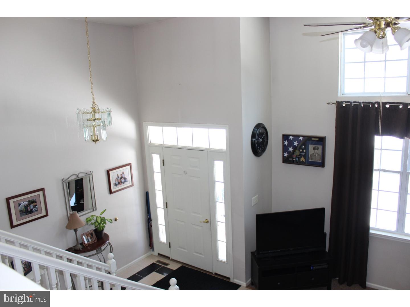 25 Quaker Road Pennsville, NJ 08070 - Photo 9 of 24 Foyer