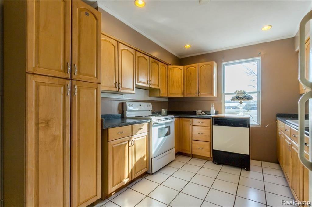 18818 Middlebelt Road Romulus, MI 48174 - Photo 8 of 15