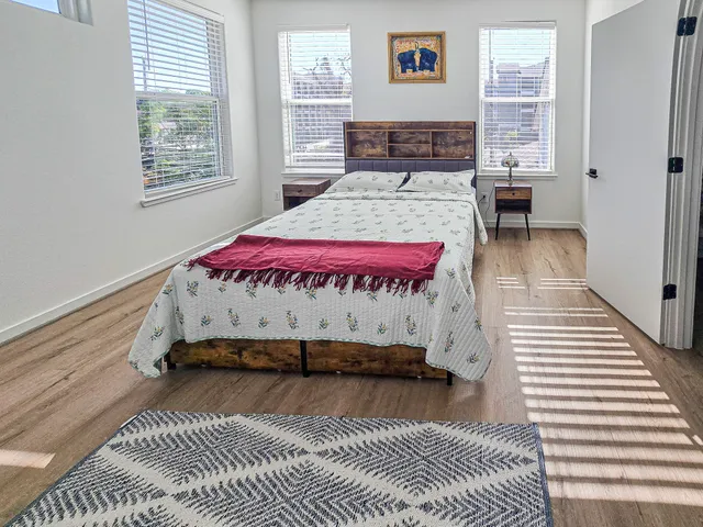 $1,900 | 203 Danna Lane, Unit D, Houston, TX 77009