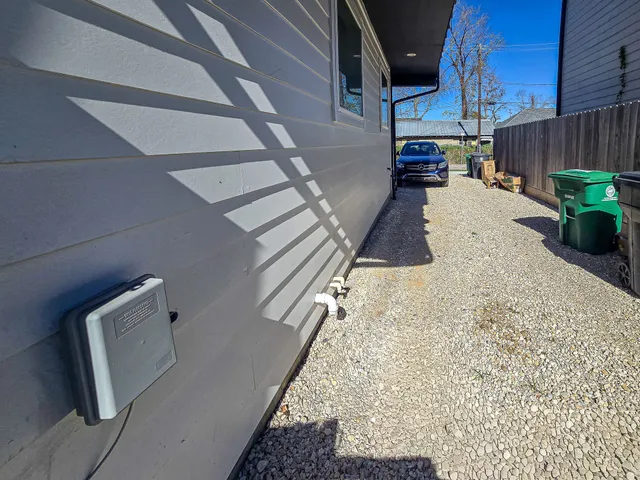 $1,900 | 203 Danna Lane, Unit D, Houston, TX 77009