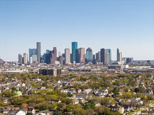 $1,900 | 203 Danna Lane, Unit D, Houston, TX 77009