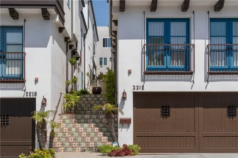 $4,800,000 | 2212 Manhattan Avenue, Manhattan Beach, CA 90266