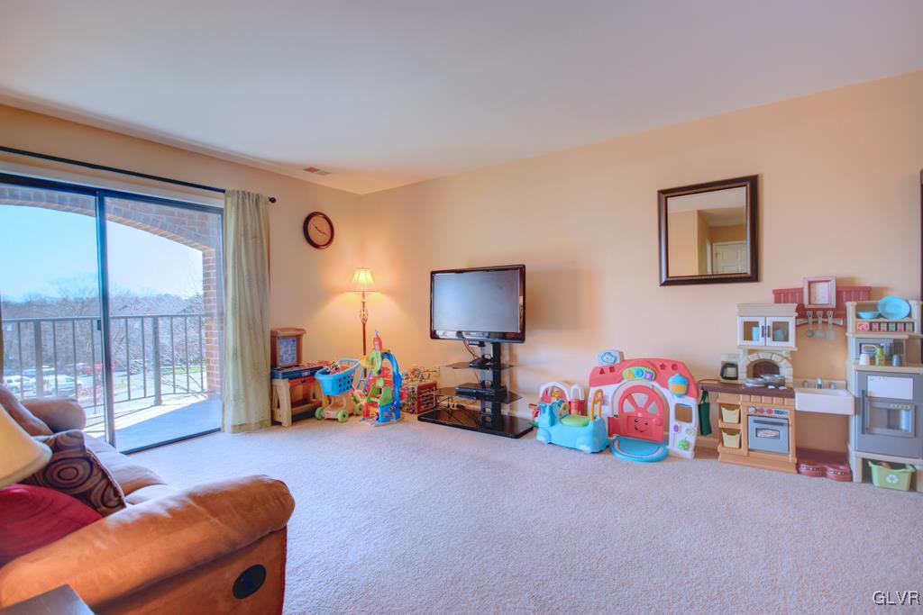 930 Cold Spring Road, Unit 12 Allentown, PA 18103 - Photo 3 of 18 Gallery Image 3