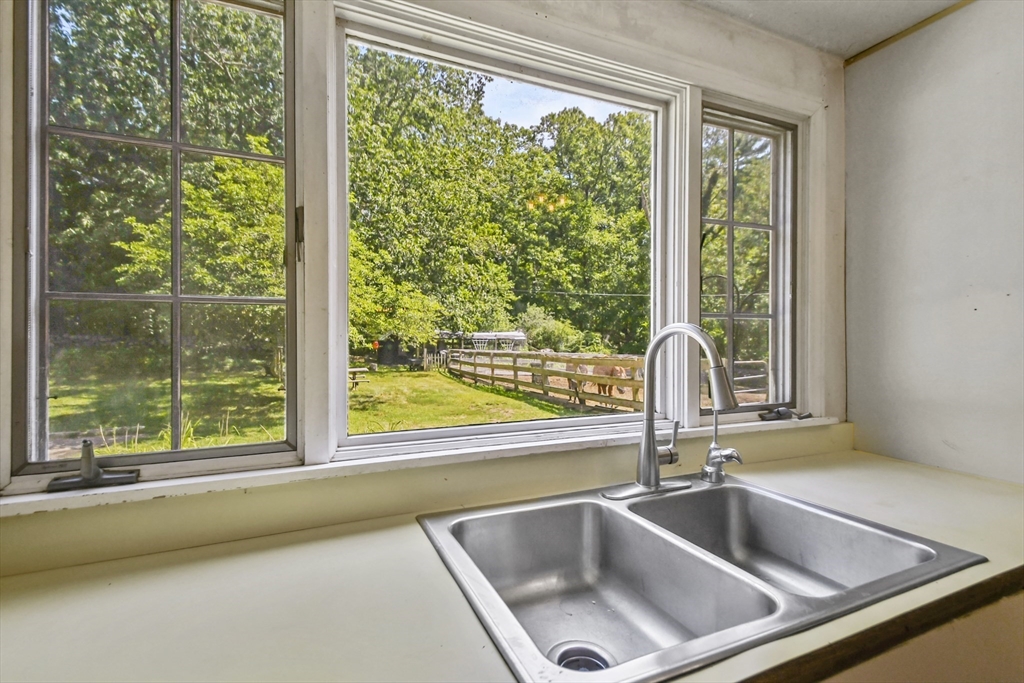 2 Lawrence Road Boxford, MA 01921 - Photo 8 of 30