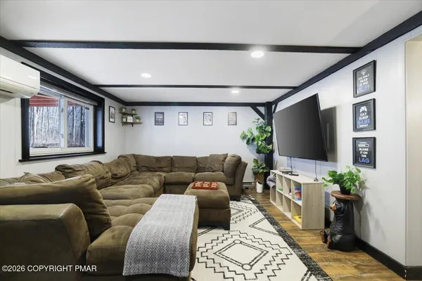 $2,200 | 257 Farmers Drive, Pocono Lake, PA 18347