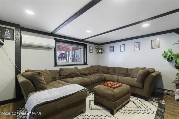 $2,200 | 257 Farmers Drive, Pocono Lake, PA 18347