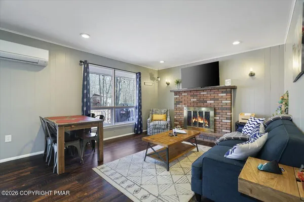 $2,200 | 257 Farmers Drive, Pocono Lake, PA 18347