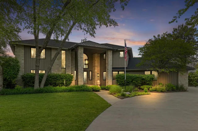 $4,125,000 | 51007 Lake Park Drive, New Buffalo, MI 49117