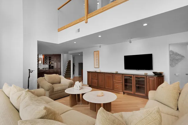 $4,125,000 | 51007 Lake Park Drive, New Buffalo, MI 49117