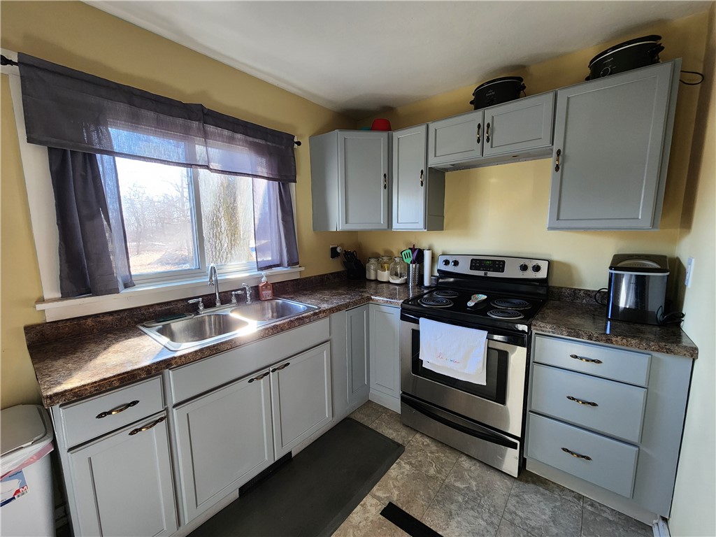 1395 Lincoln Hwy Road Lerna, IL 62440 - Photo 4 of 29 Kitchen