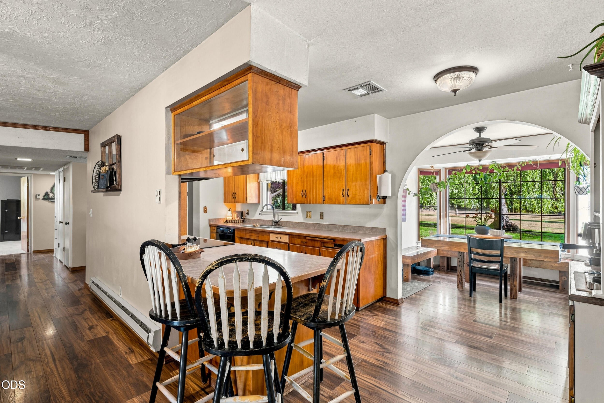 805 Minthorne Road Rogue River, OR 97537 - Photo 8 of 38 Gallery Image 8