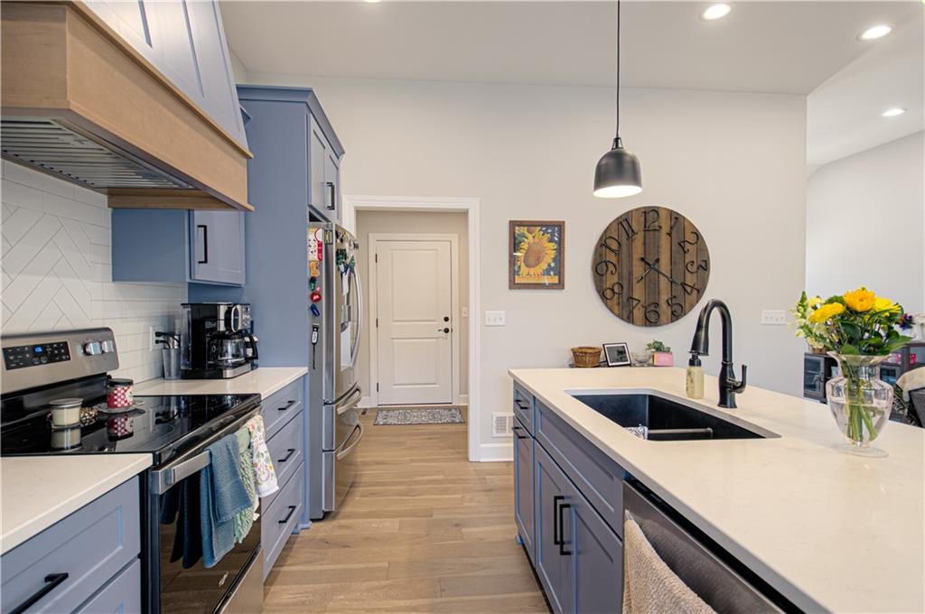 225th Ter Spring Hill Spring Hill, KS 66083 - Photo 9 of 39