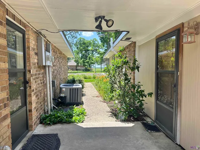 $398,000 | 1011 Highway 1, Donaldsonville, LA 70346