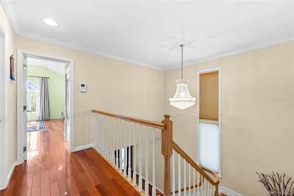$1,690,000 | 3-35 Cresthaven Lane | Whitestone