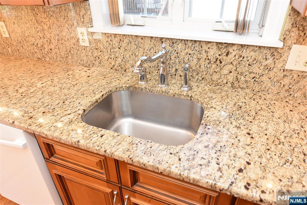 39-02 Jasper Road Fair Lawn, NJ 07410 - Photo 9 of 37 Gallery Image 9