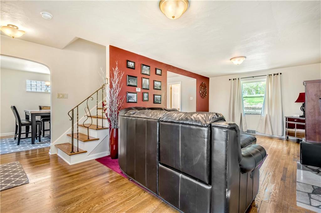 508 Bower Hill Road Pittsburgh, PA 15228 - Photo 4 of 25 Gallery Image 4