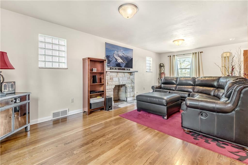 508 Bower Hill Road Pittsburgh, PA 15228 - Photo 6 of 25 Gallery Image 6