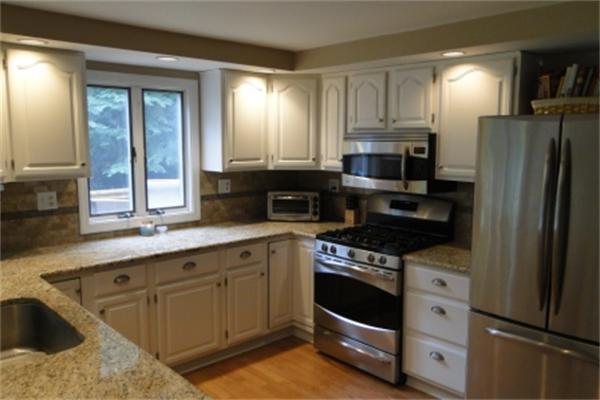 11 Oak Tree Lane Ashland, MA 01721 - Photo 2 of 29 Gallery Image 2