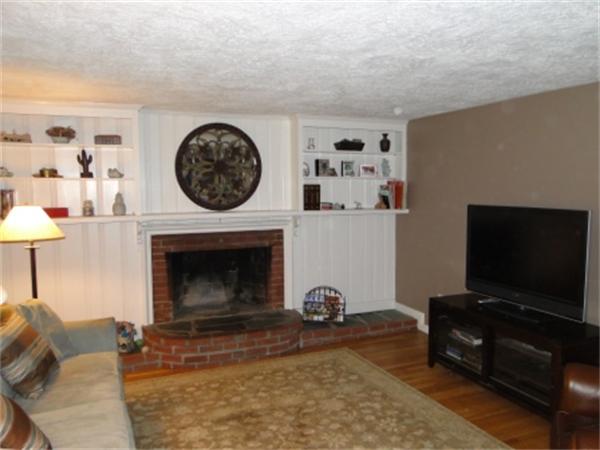 11 Oak Tree Lane Ashland, MA 01721 - Photo 5 of 29 Gallery Image 5