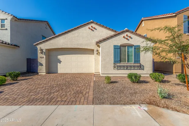 $2,200 | 3872 North 103rd Avenue, Avondale, AZ 85392