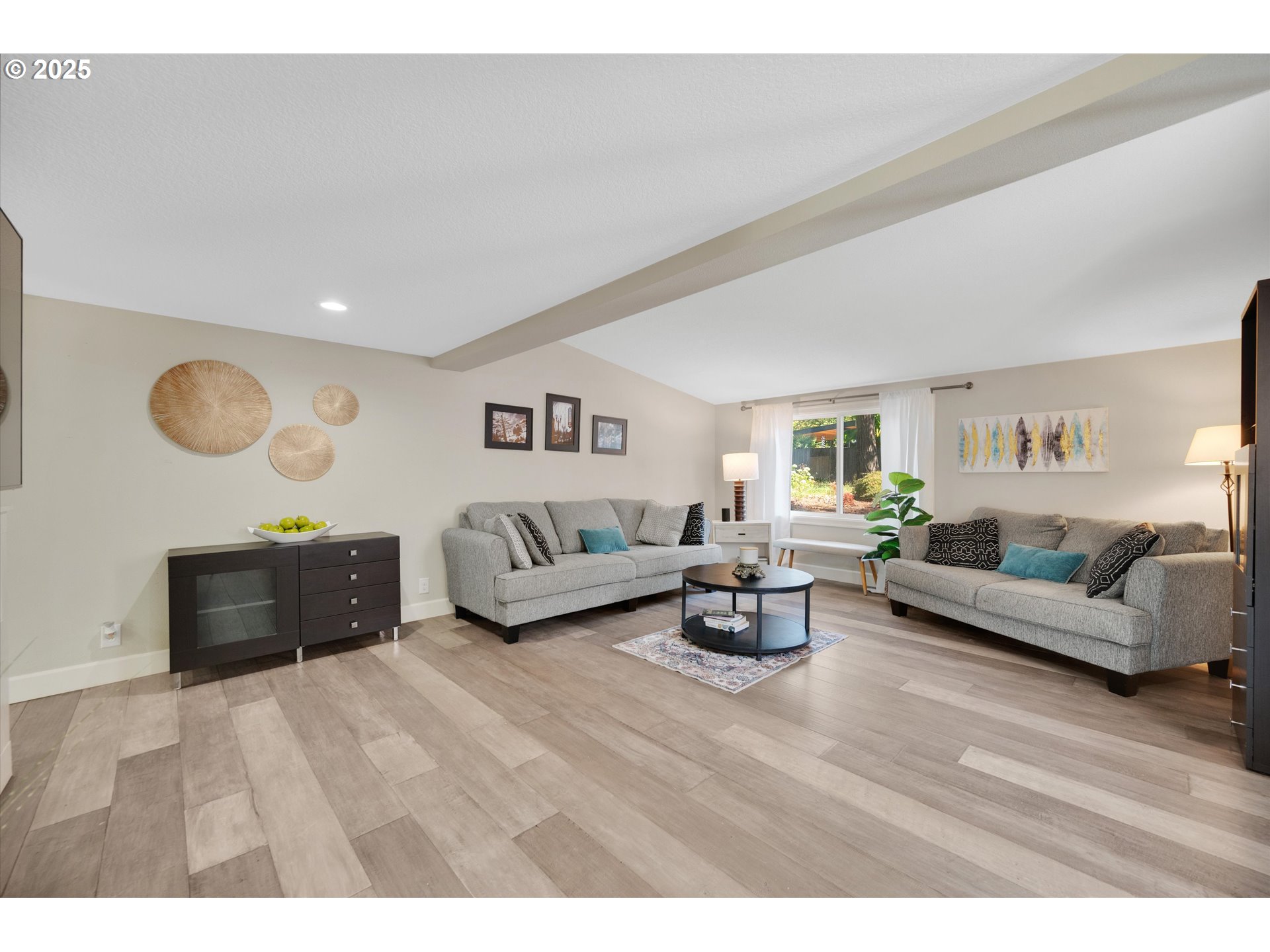 8444 Southwest 58th Avenue Portland, OR 97219 - Photo 12 of 45