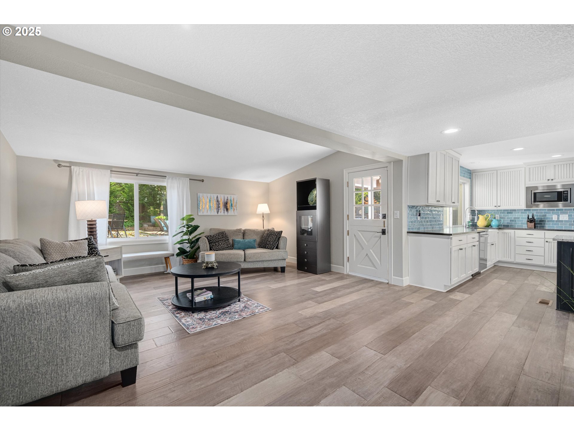 8444 Southwest 58th Avenue Portland, OR 97219 - Photo 13 of 45