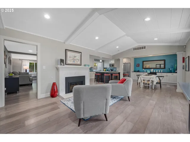 $875,000 | 8444 Southwest 58th Avenue, Portland, OR 97219