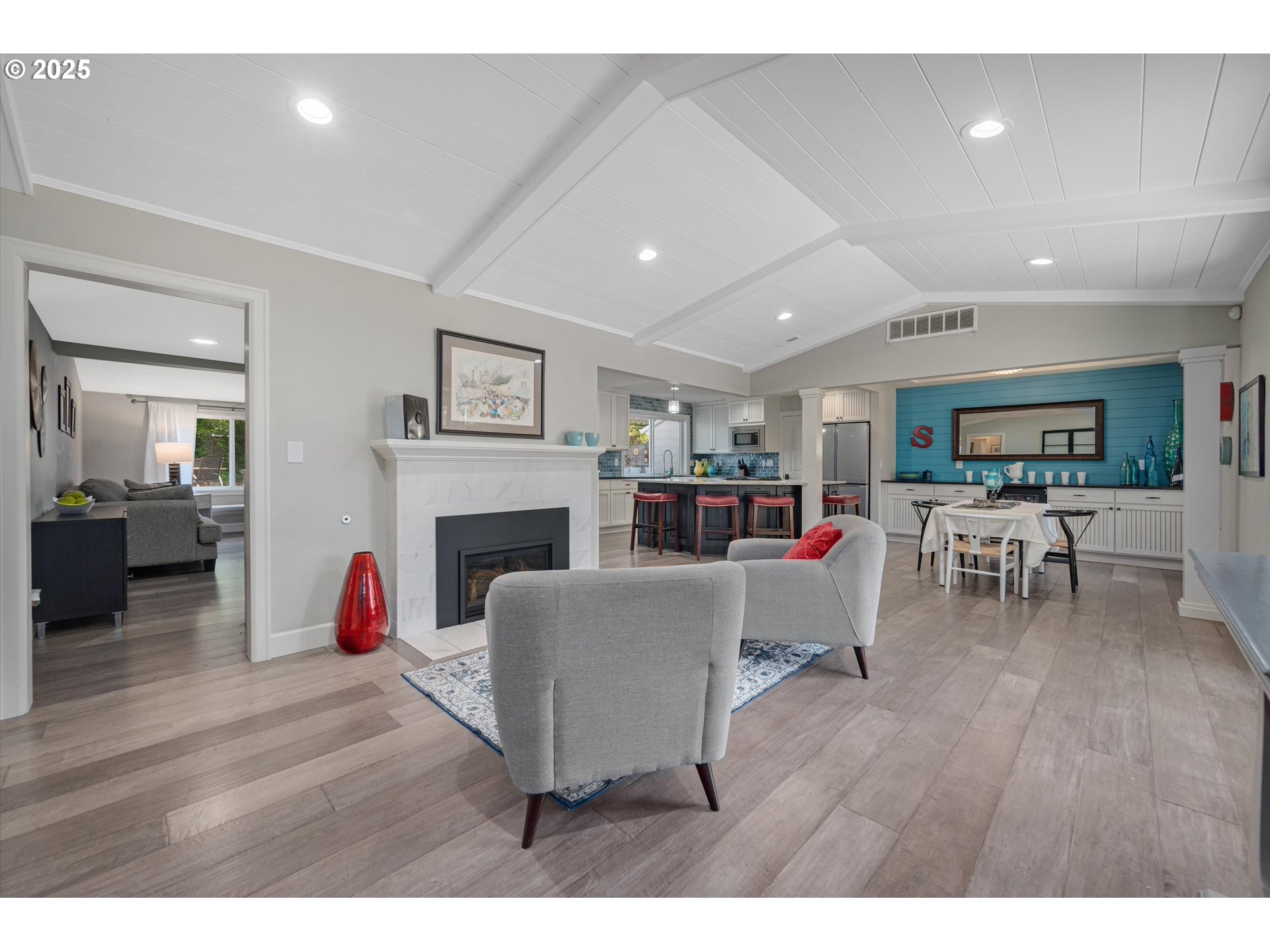 8444 Southwest 58th Avenue Portland, OR 97219 - Photo 3 of 45