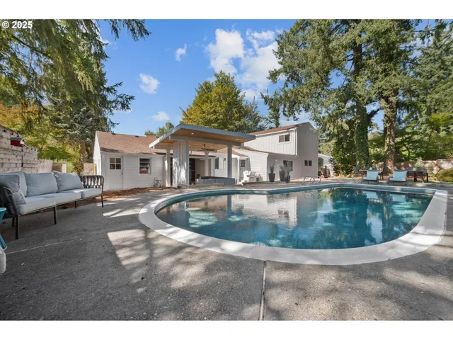 $875,000 | 8444 Southwest 58th Avenue, Portland, OR 97219