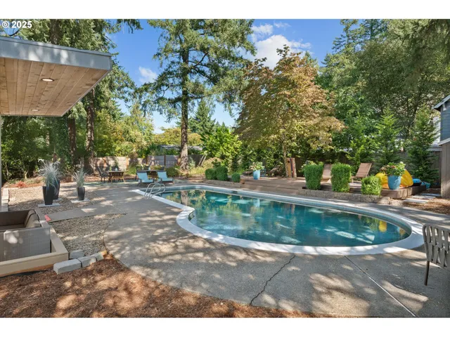 $875,000 | 8444 Southwest 58th Avenue, Portland, OR 97219