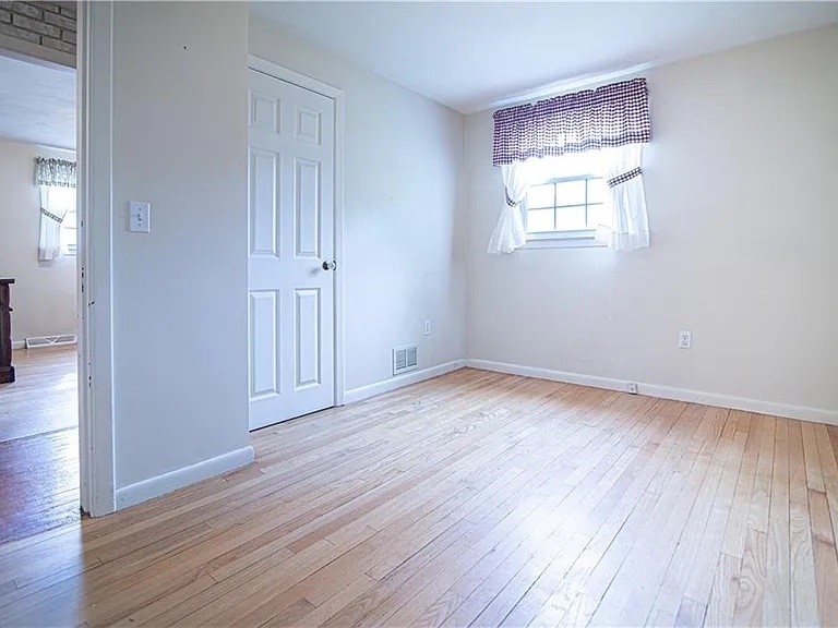 130 Kerri Lyn Road Warwick, RI 02889 - Photo 9 of 18