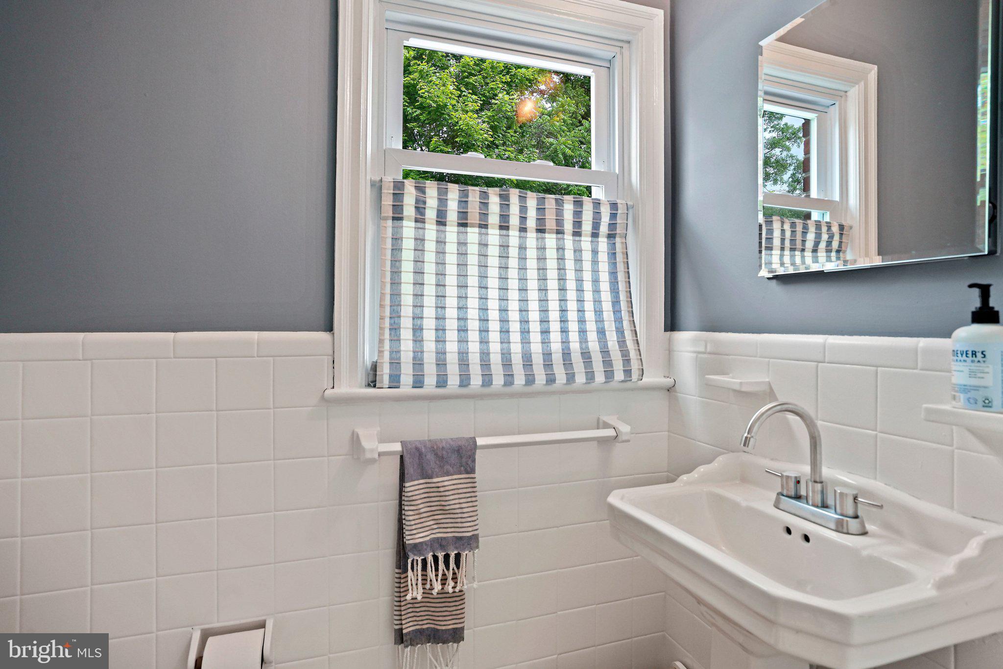 3305 Chestnut Street Northwest Washington, DC 20015 - Photo 11 of 34 3305 Chestnut S NW