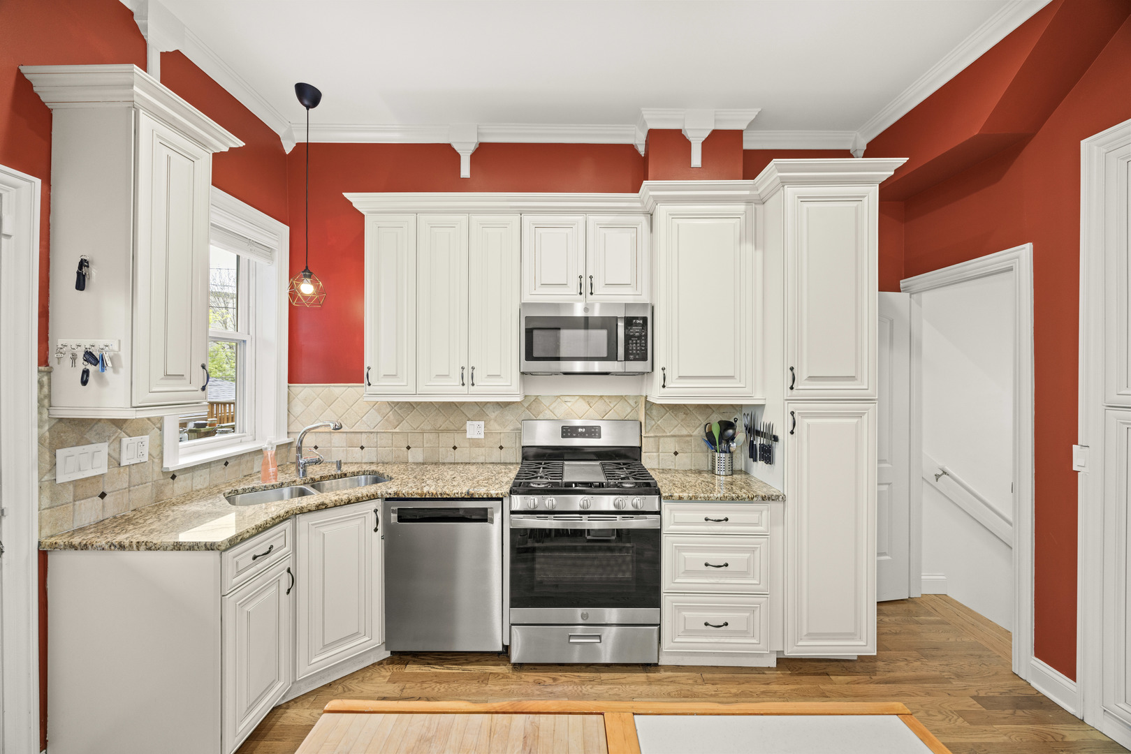 2142 West Bowler Street Chicago, IL 60612 - Photo 9 of 37 Gallery Image 9