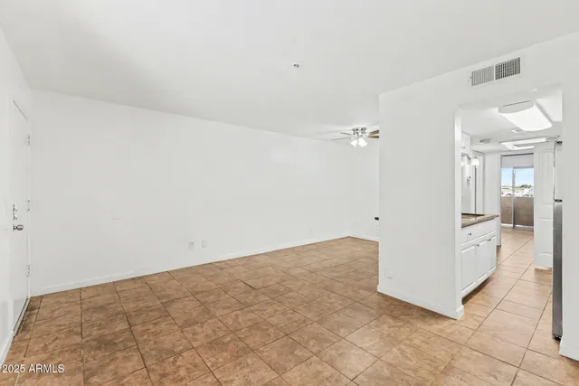 a view of livingroom with furniture