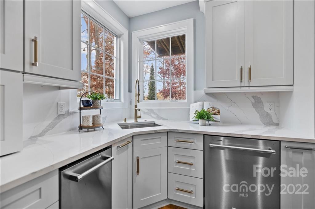 13910 Point Lookout Road Charlotte, NC 28278 - Photo 27 of 45 Gallery Image 27