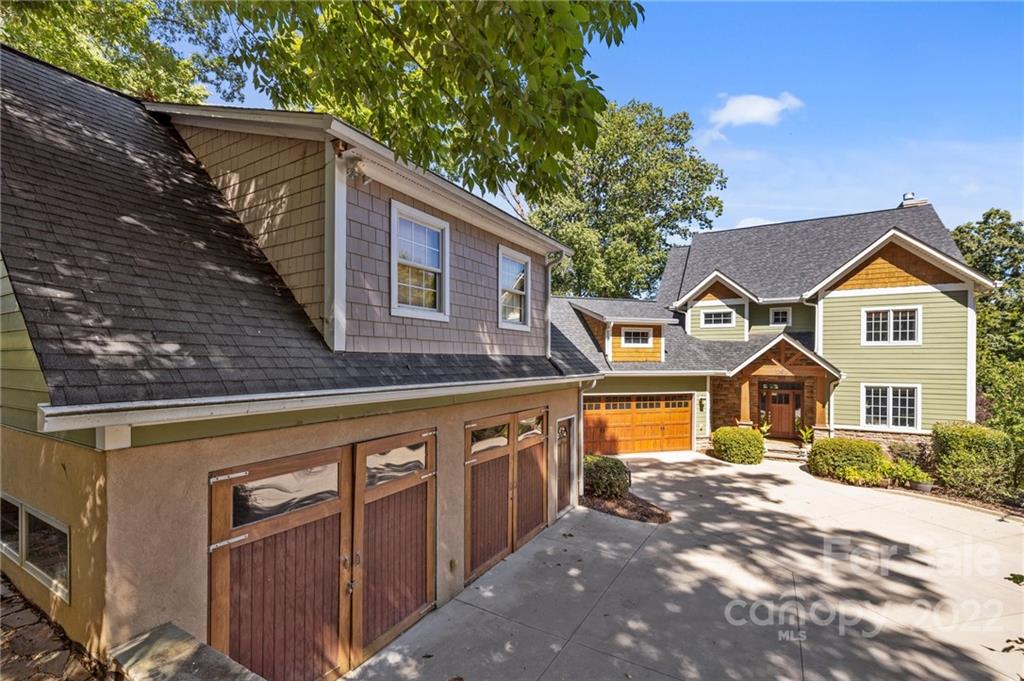 13910 Point Lookout Road Charlotte, NC 28278 - Photo 3 of 45 Gallery Image 3