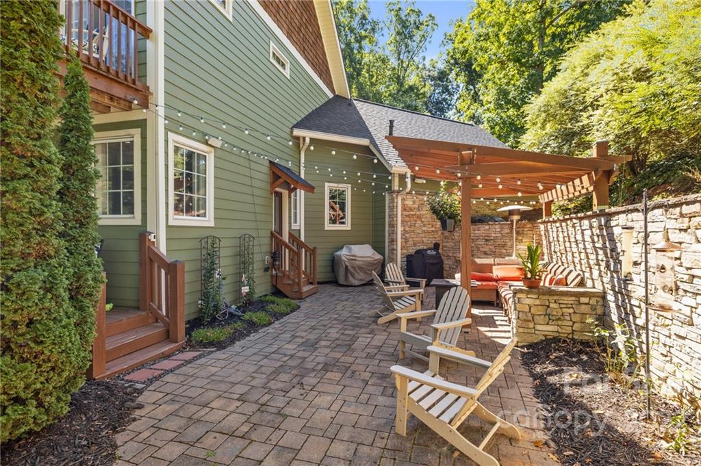 13910 Point Lookout Road Charlotte, NC 28278 - Photo 8 of 45 Gallery Image 8
