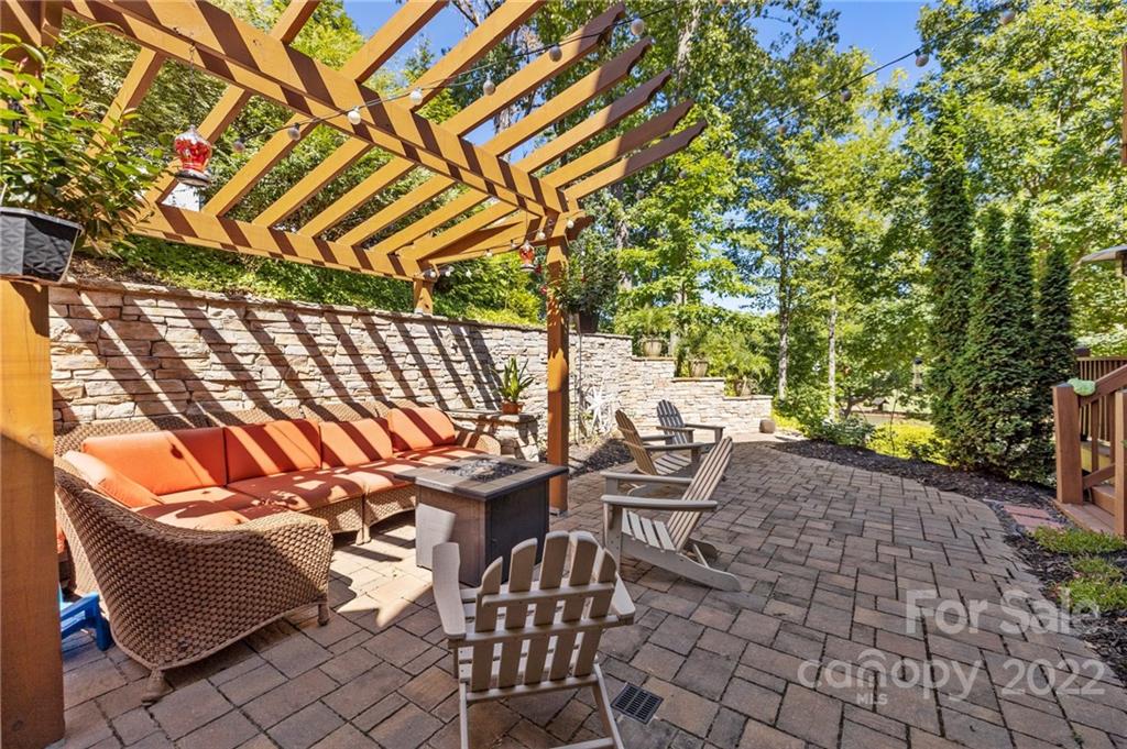 13910 Point Lookout Road Charlotte, NC 28278 - Photo 9 of 45 Gallery Image 9