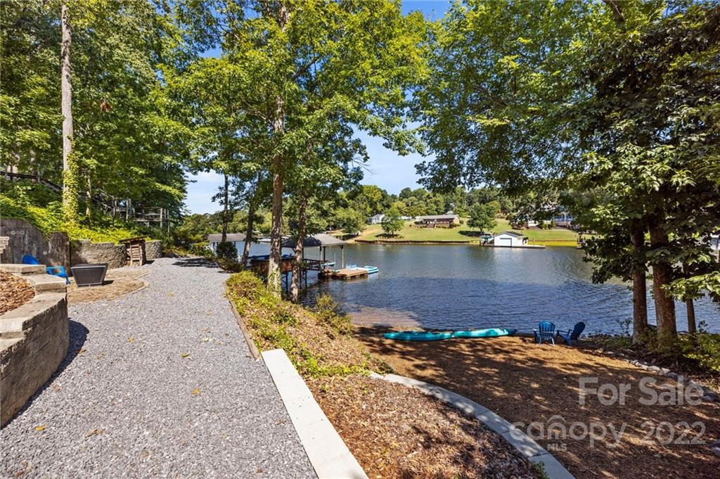 13910 Point Lookout Road Charlotte, NC 28278 - Photo 10 of 45 Gallery Image 10